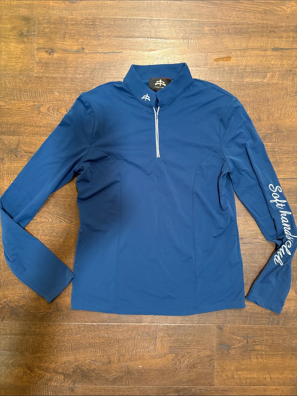 Makebe women’s quarter zip top